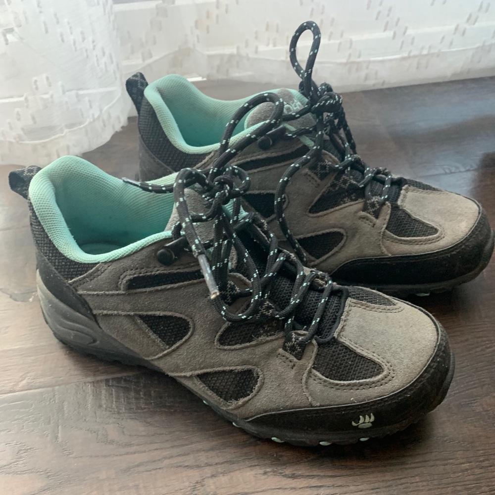 Bearpaw Hiking Boots